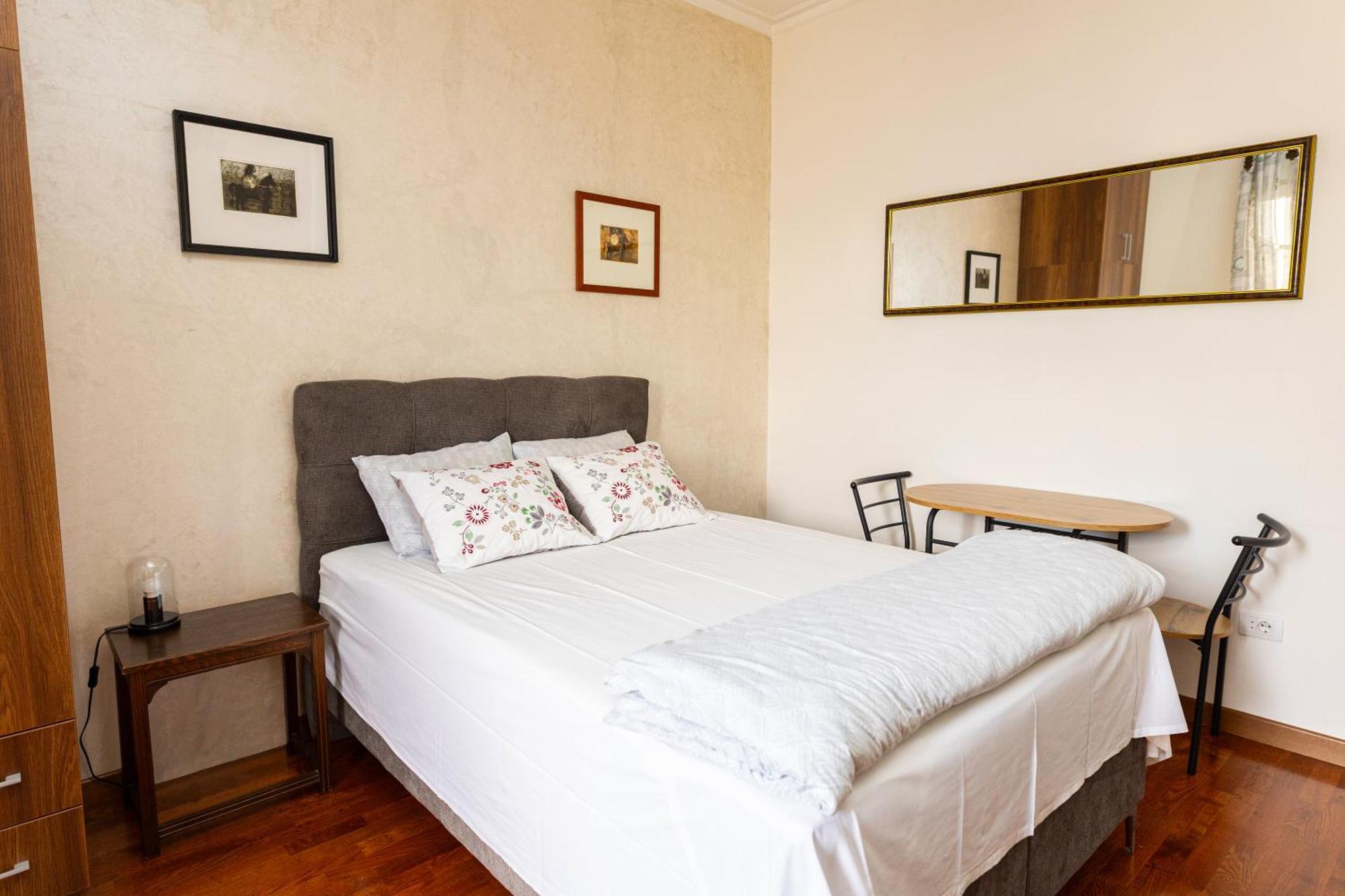 Ugi House - City Center Belgrado Esterno foto
